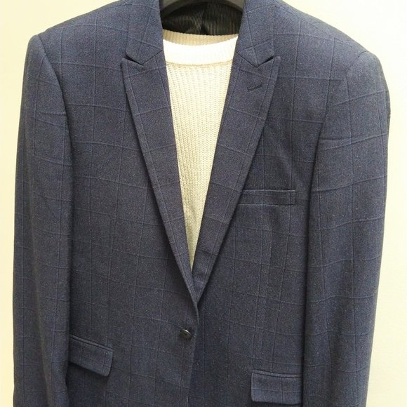 Charcoal Men Plaid pattern by Le Château  S42 - Picture 1 of 8